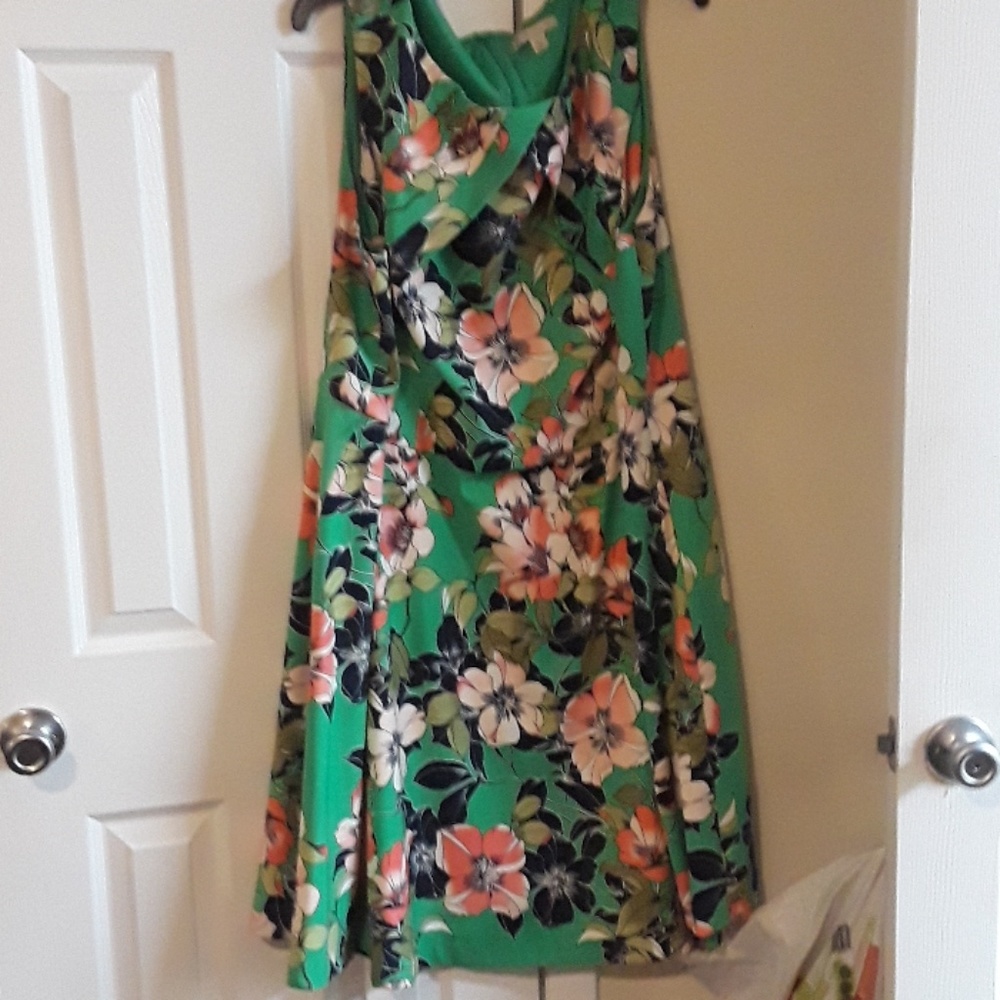 Short hem flower assorted flower dress
